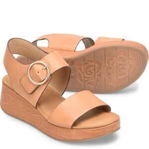 Women's Sofft‎  Faedra Tan Wedge Sandals Sz 8.5 New without box